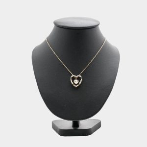 Pearl necklace with T bar detail
